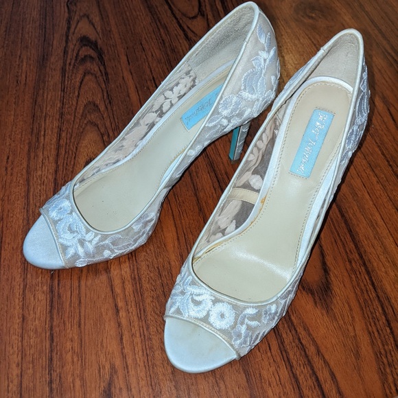 Betsy Johnson wedding shoe Size9 - Picture 4 of 9